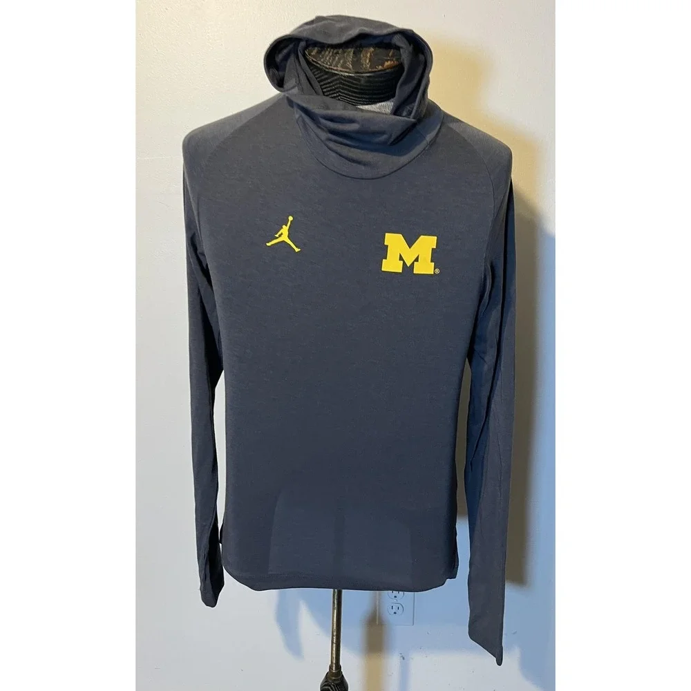 Michigan Wolverines Shirt Mens Small Gray NCAA Basketball Jordan‎ Hoodie
